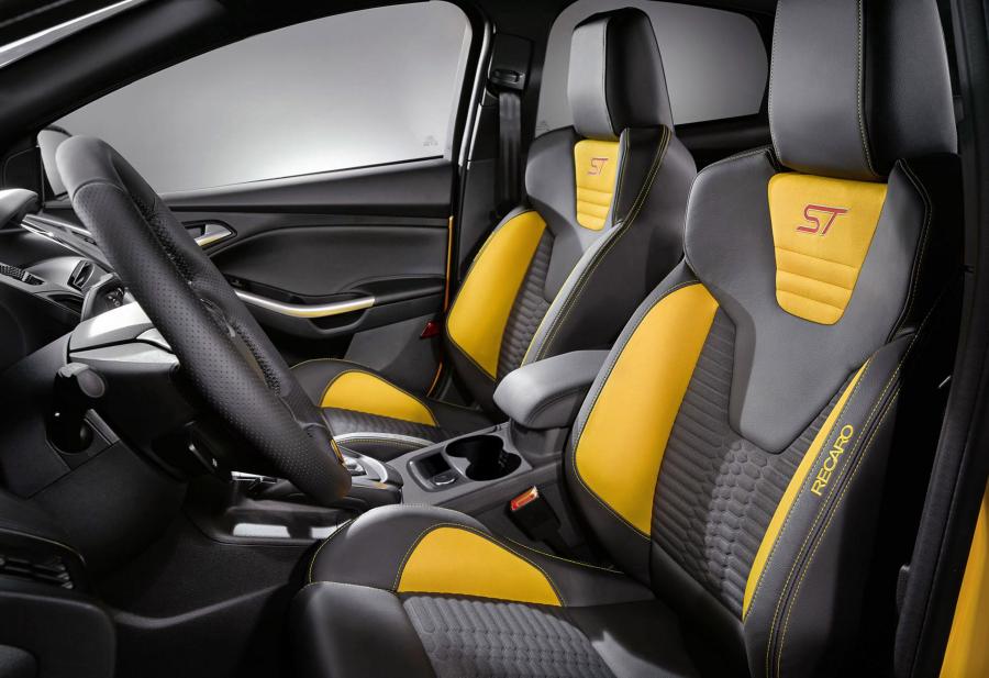  Ford Focus ST 2012 года  (US) (фото 4 из 20)